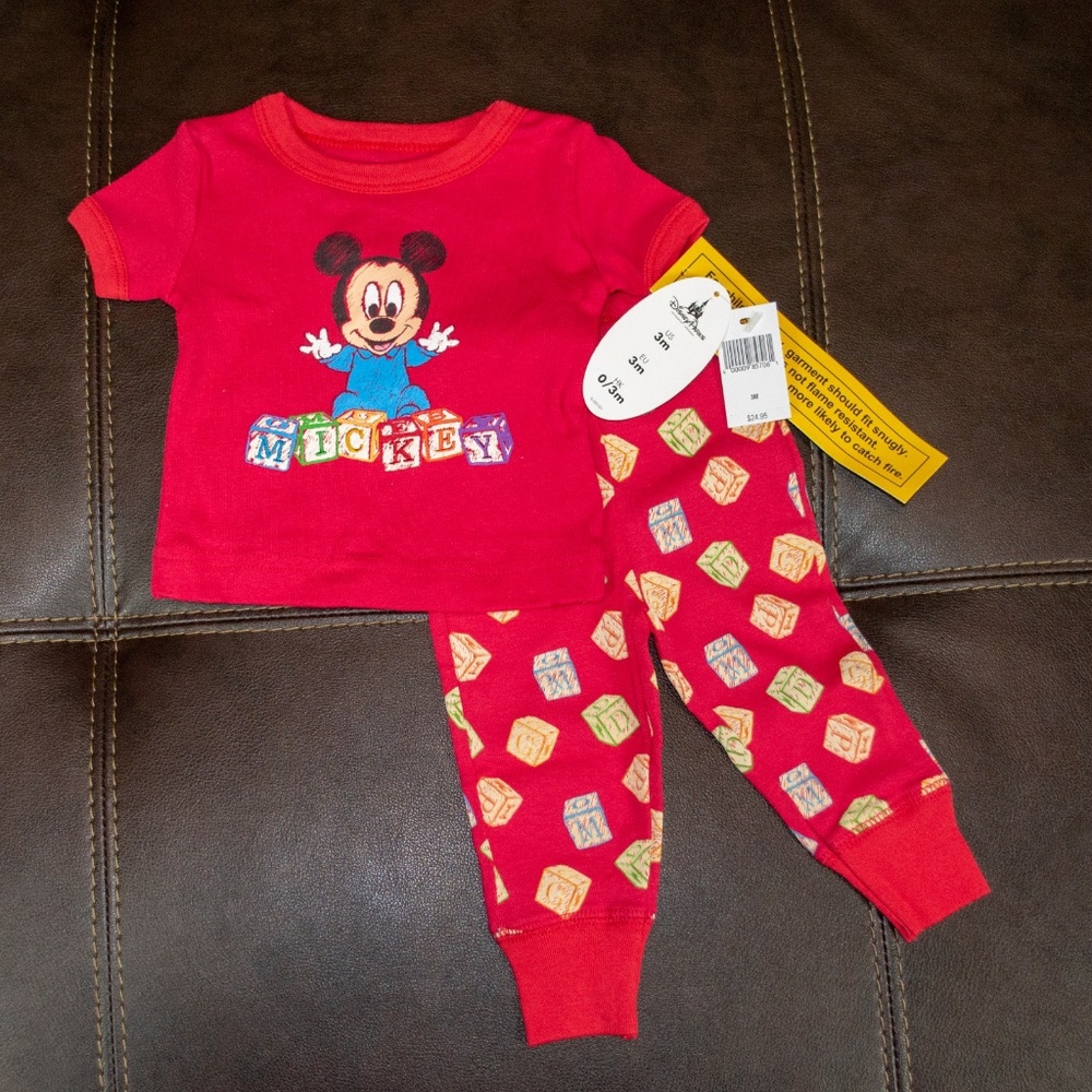 Disney Parks Mickey mouse Pajama set